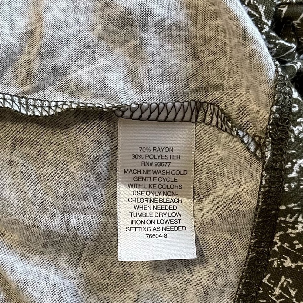 Liz Claiborne Printed Sleeveless Top - Picture 5 of 5